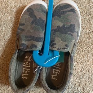 Women’s Camouflage Slip on Sneakers